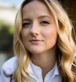 Анна Петрова